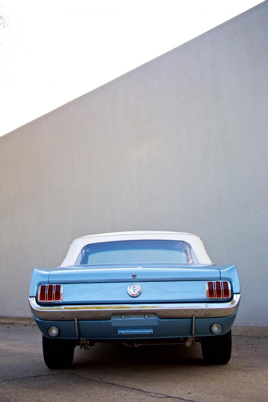  Ford Mustang Replica by Revology Cars 2015 года  (фото 15 из 15)